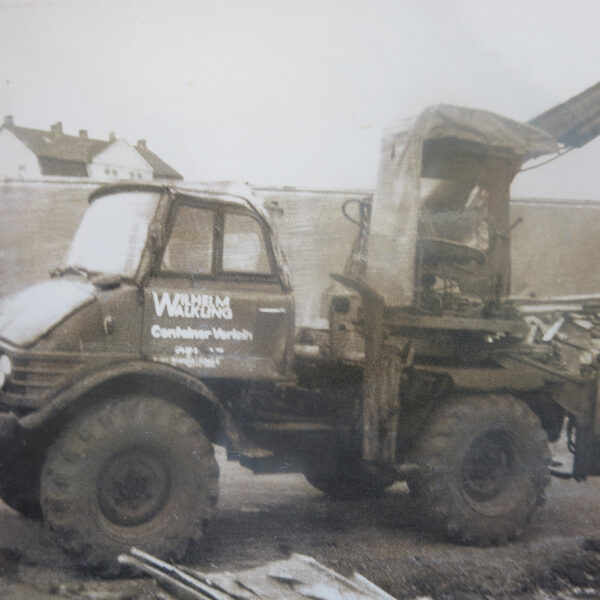 Unimog mit Ladekran in den 70ern Walkling
